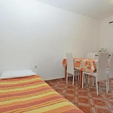 Apartment Fuer 5 Personen Ca 50 Qm In Premantura, Istrien Istrische Riviera *